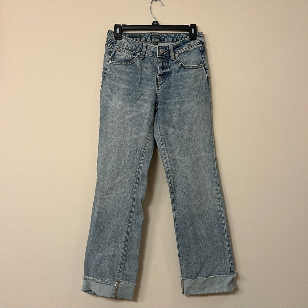 Wild fable women’s size 00 low rise boot cut light wash jeans.